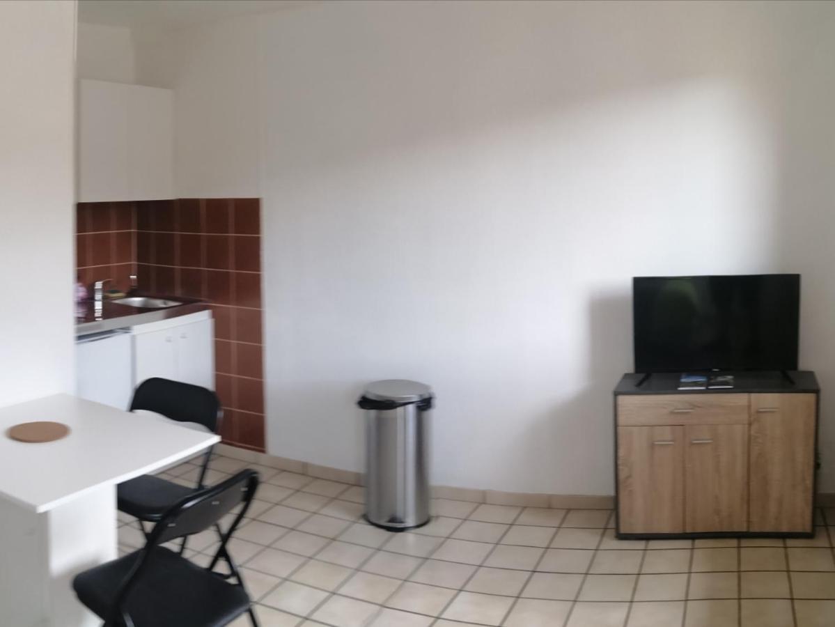 Coquelicot Apartment Massiac Exterior foto